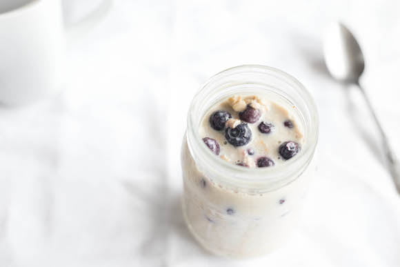 Vegan Blueberry Overnight Oats Recipe (4)