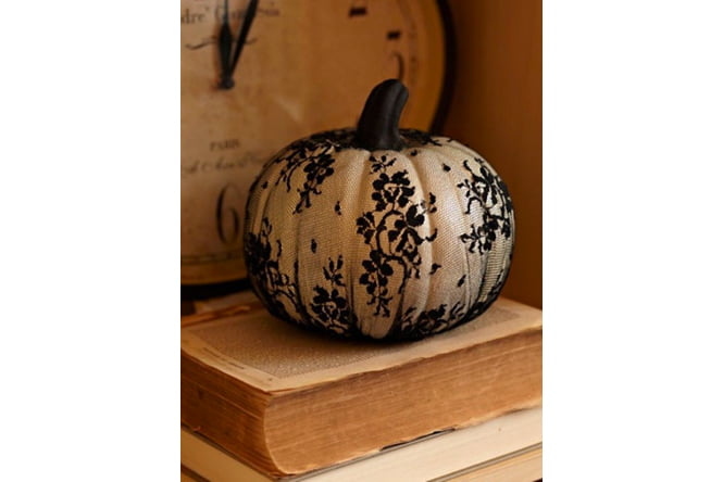 Halloween-lace-pumpkin
