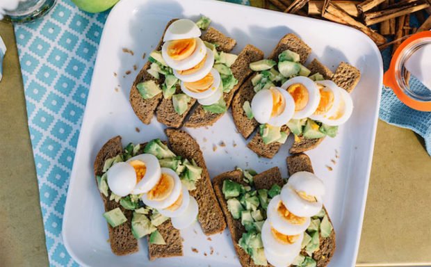 baby-egg-and-avocado-dippers