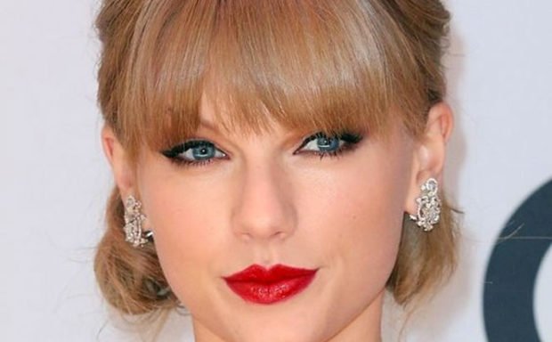 vday-makeup-how-to-taylor-swift